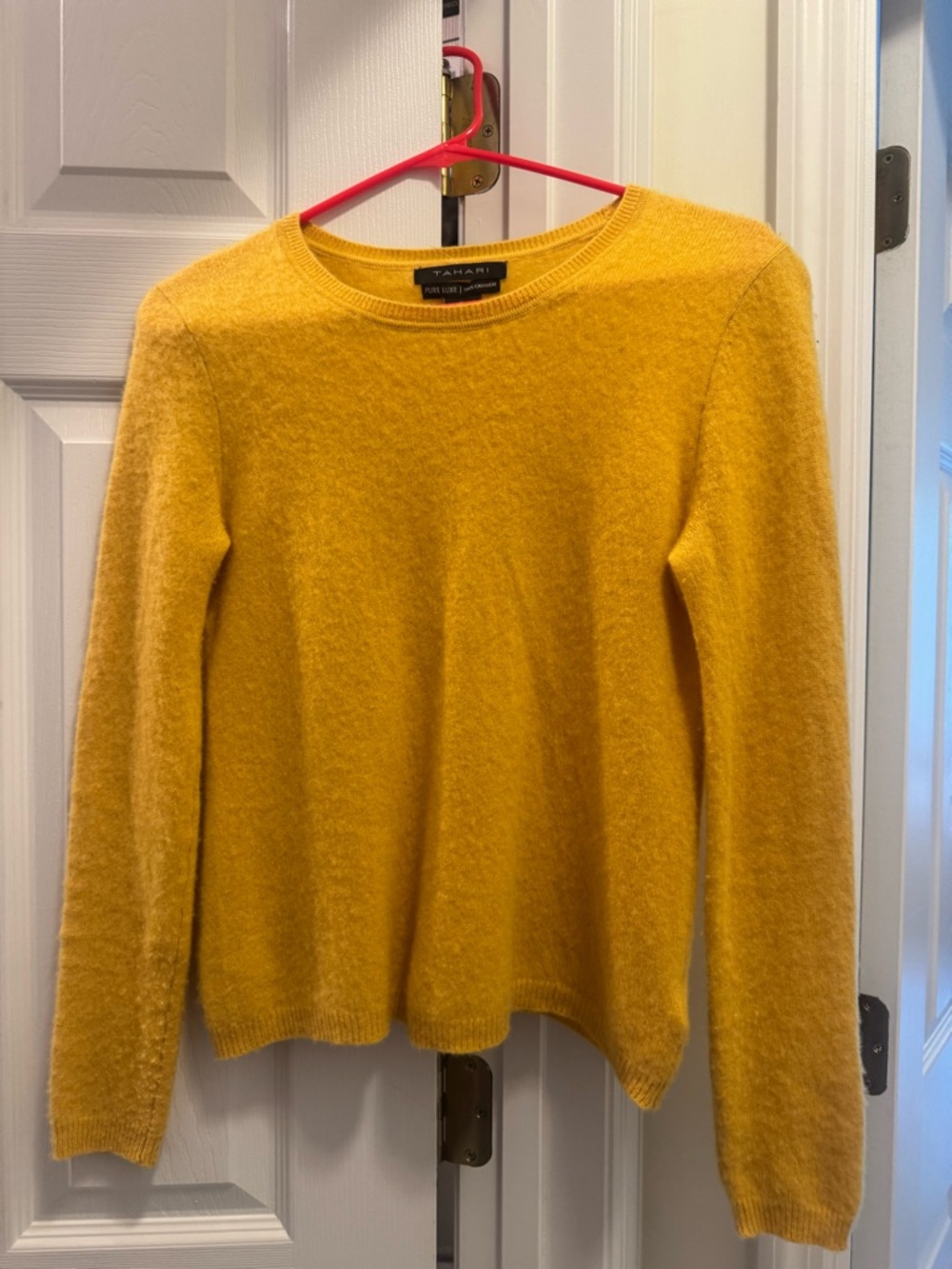 Tahari Women's Mustard Crewneck Sweater 100% Cashmere